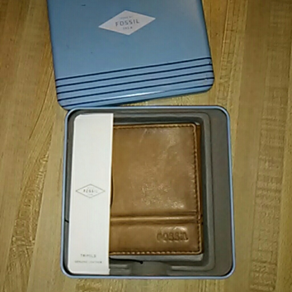 Fossil Leather trifold wallet
